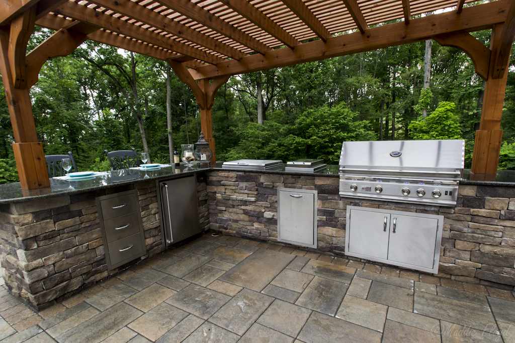 10 Tips for Planning Your Outdoor Kitchen - Fox Hollow Landscaping and ...